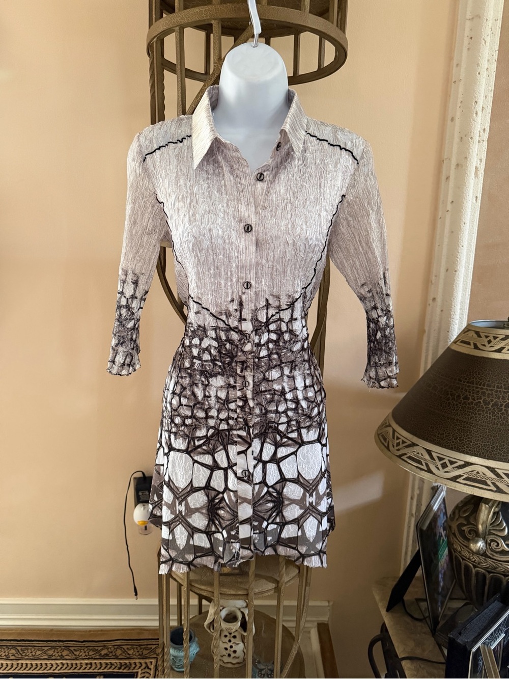 Lindi Women’s Abstract Taupe, White and Black Button-Down Long Shirt/Blouse S